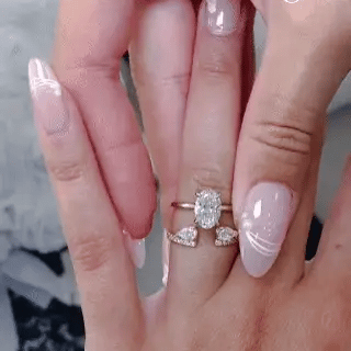 🔥 LAST DAY 90% OFF: Perfect Nesting Comfort-Fit Flawless Moissanite Oval & Pear Ring Set in 14K